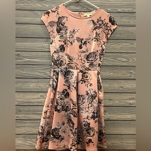 Young Misses/Junior Dress. XS, zippered back